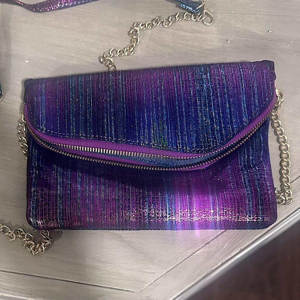 Hobo Daria Crossbody